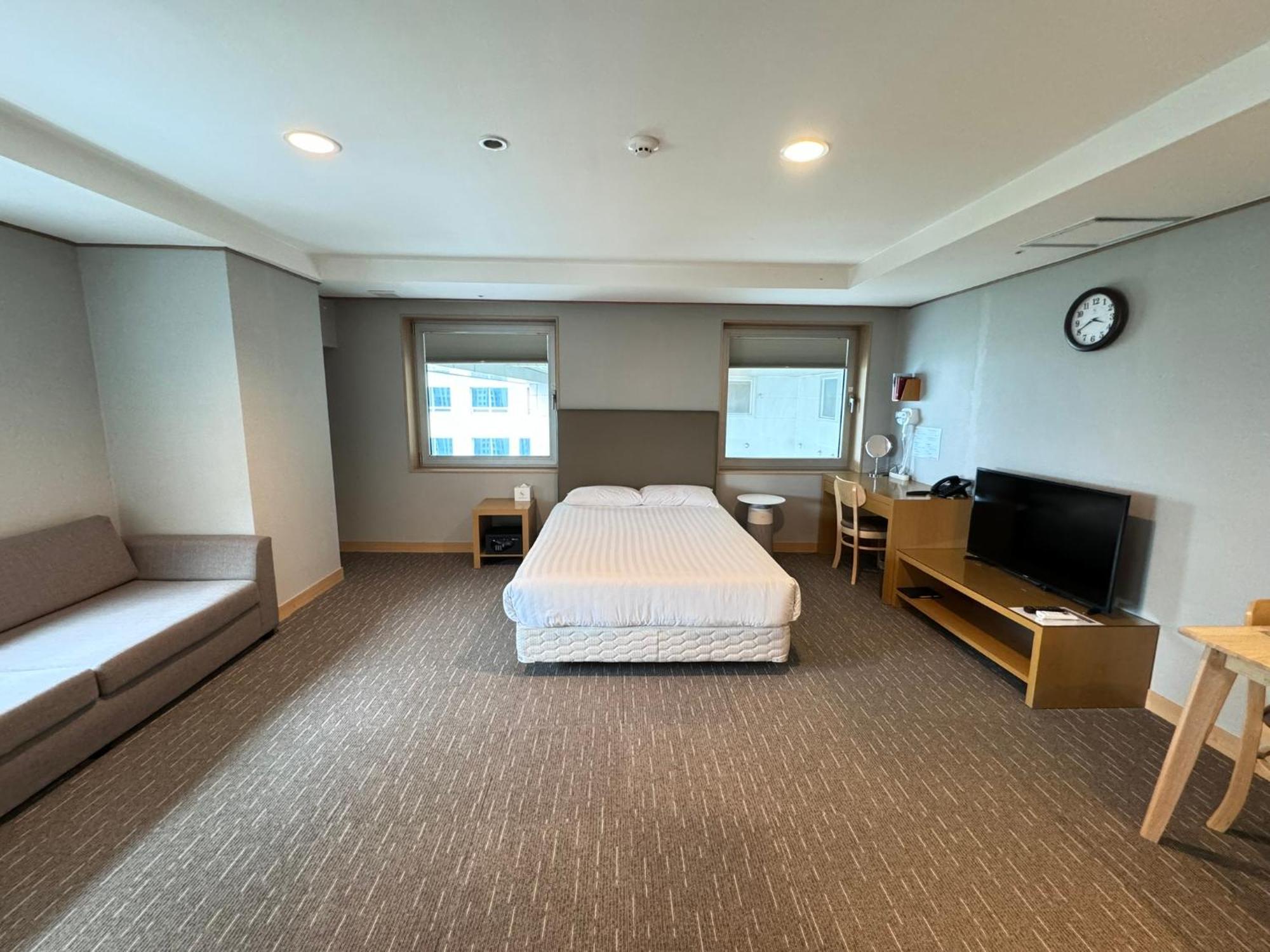 Toyoko Inn Daejeon Government Complex Exterior photo