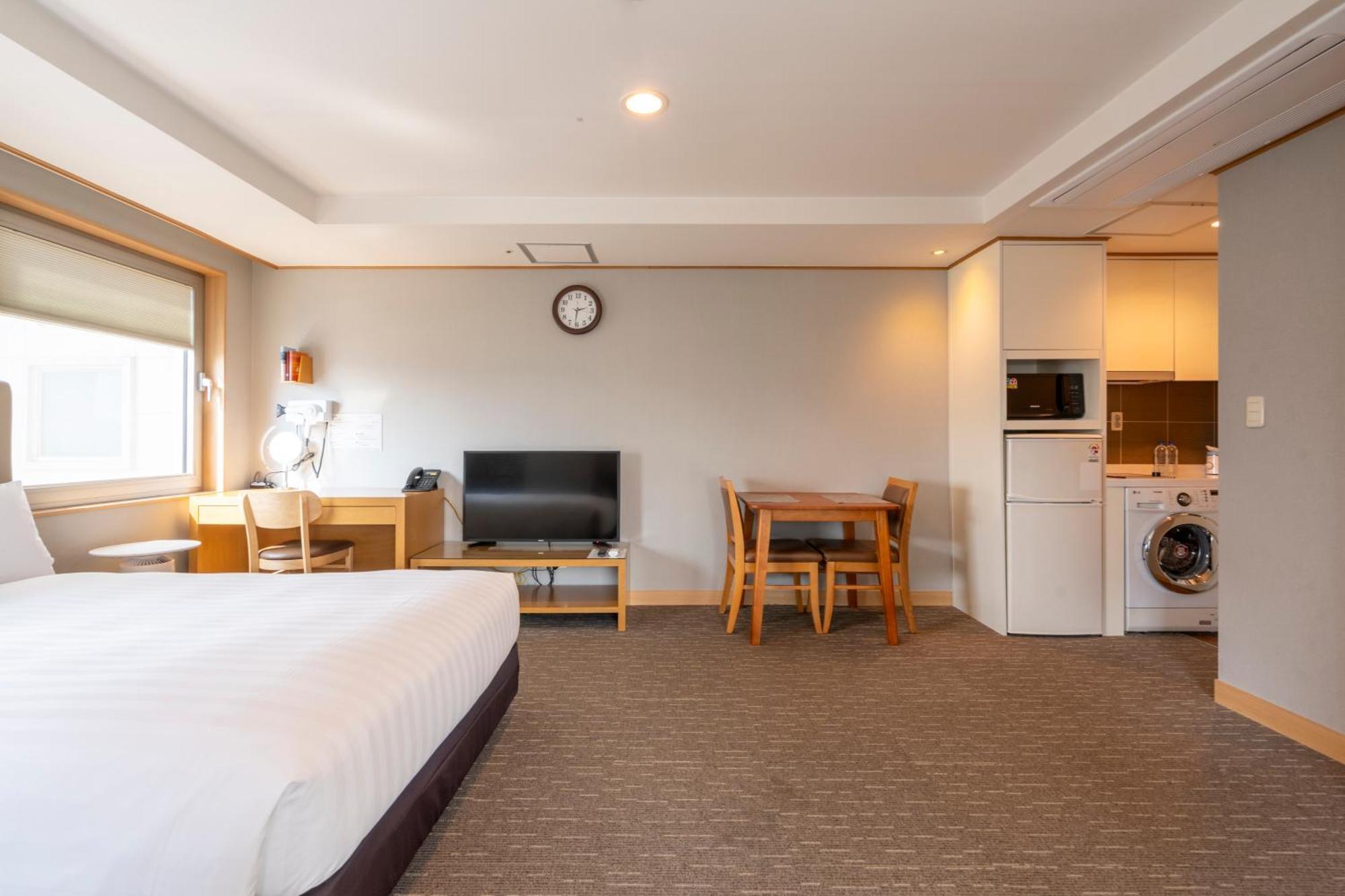 Toyoko Inn Daejeon Government Complex Exterior photo